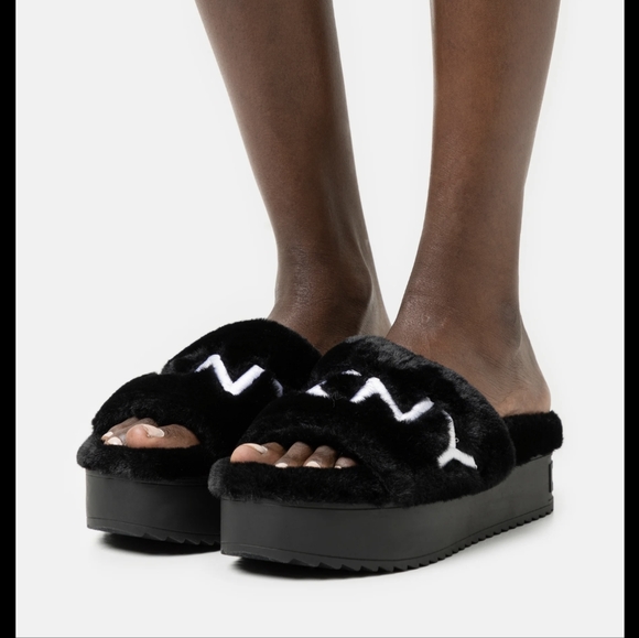 DKNY Sandals for women - Picture 8 of 12